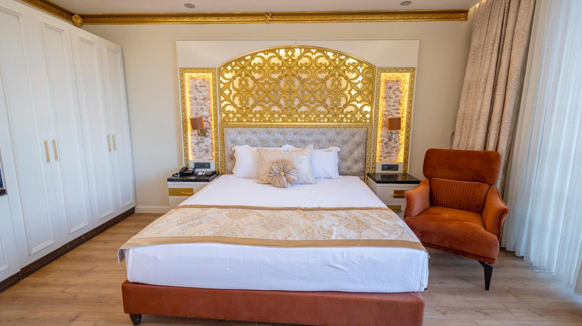 Adalya Palace *